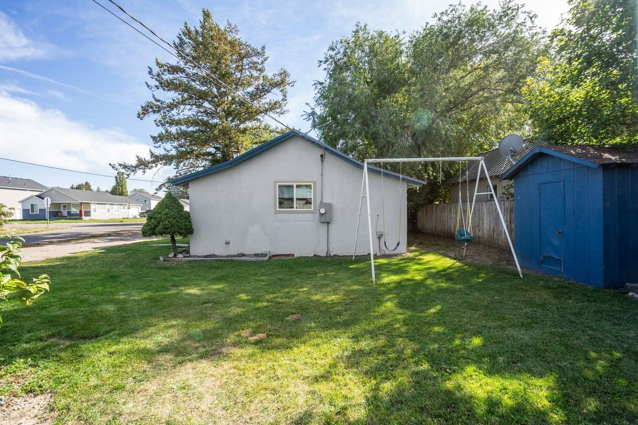 497 1st W - Photo 2 of 17