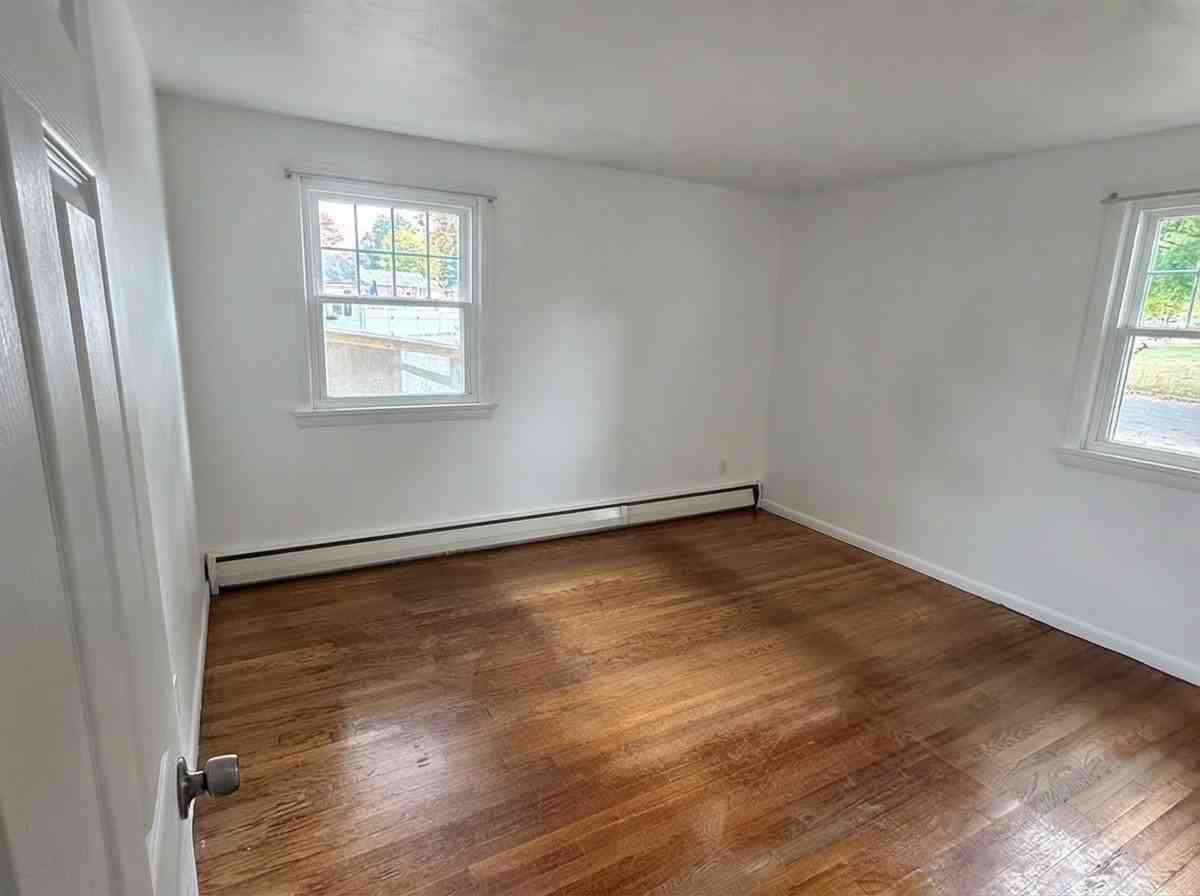 90 Greaney St - Photo 3 of 12