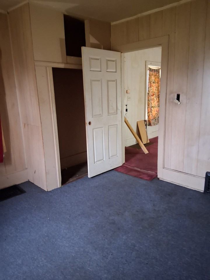 818 E Dewey St - Photo 7 of 15