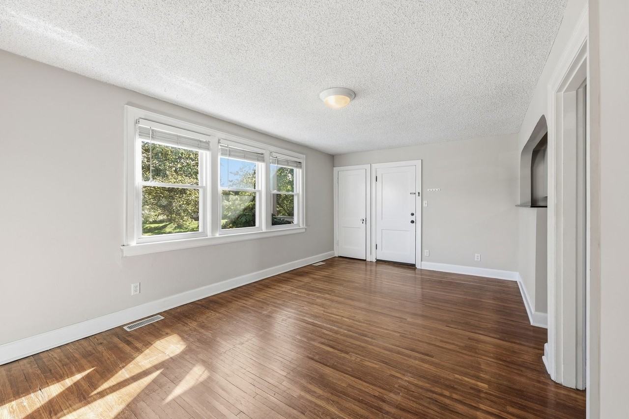 1377 Northwest Blvd #A - Photo 6 of 14