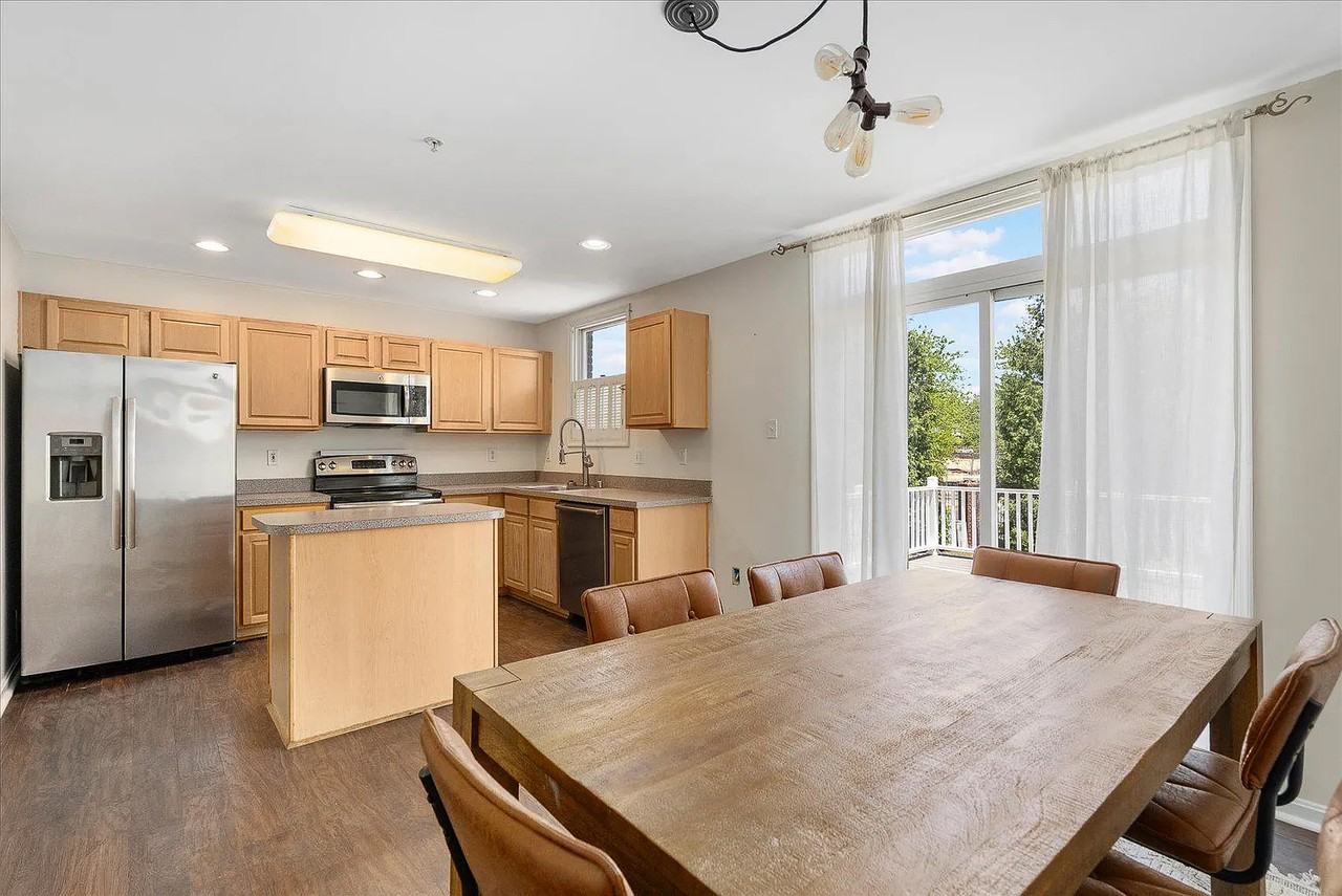 1917 Linden Ave - Photo 5 of 20
