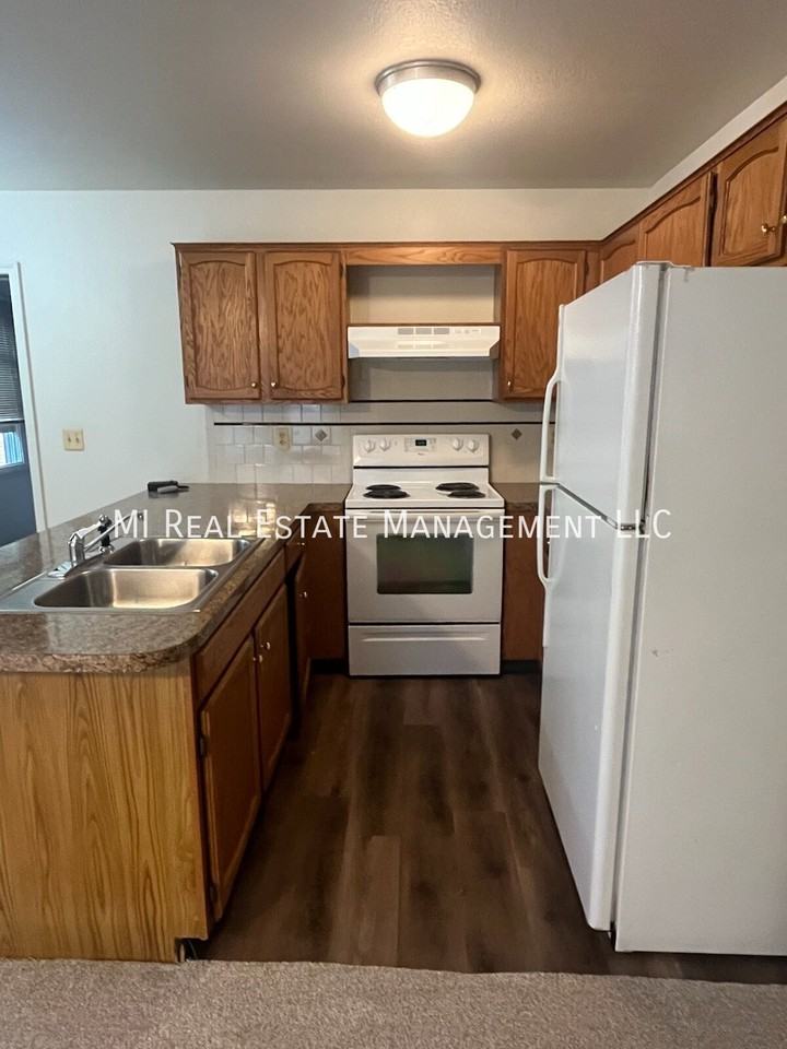 2726 Kragspough Ct - Photo 2 of 10