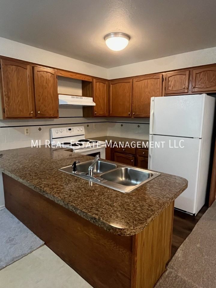 2726 Kragspough Ct - Photo 3 of 10