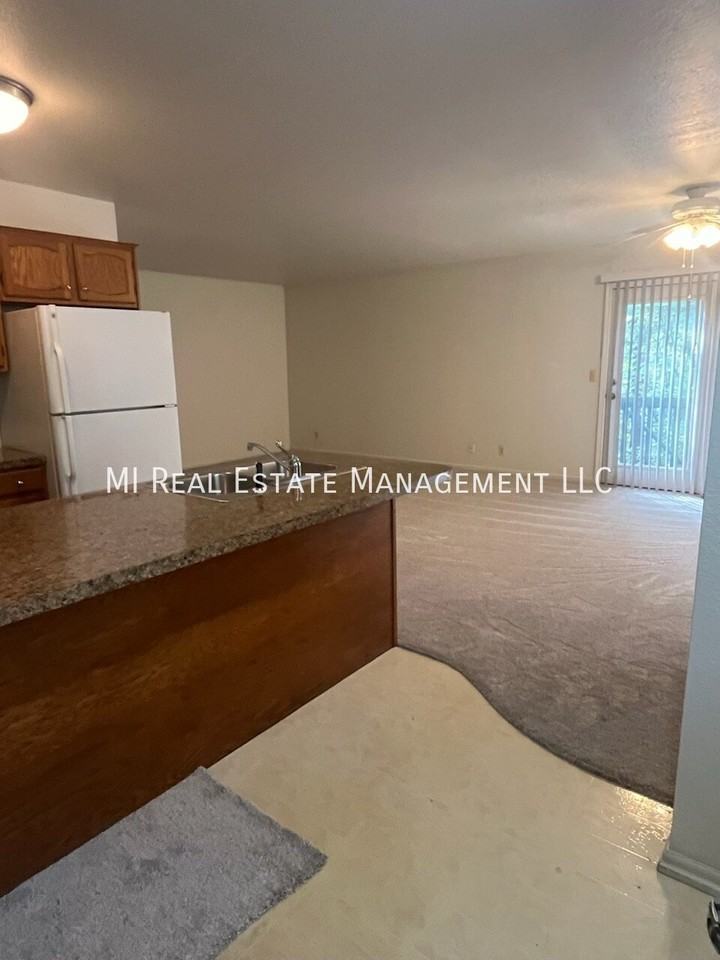 2726 Kragspough Ct - Photo 5 of 10