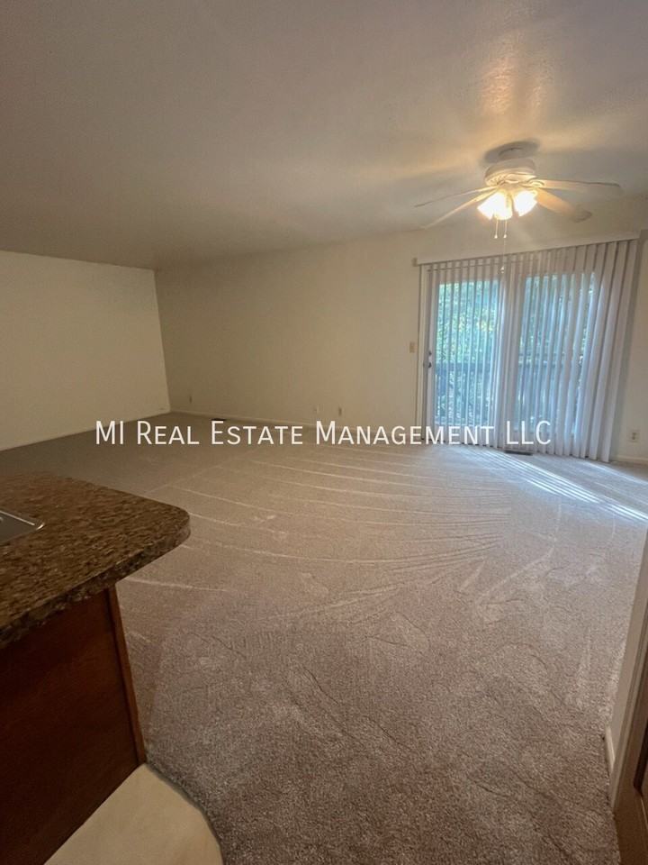 2726 Kragspough Ct - Photo 6 of 10