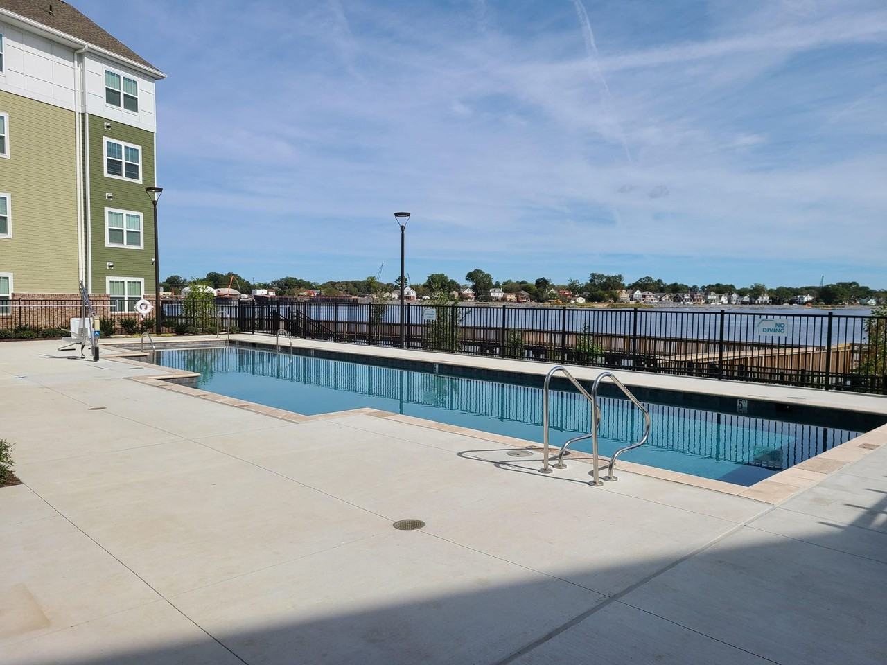 The Retreat at Harbor Pointe - Photo 2 of 11