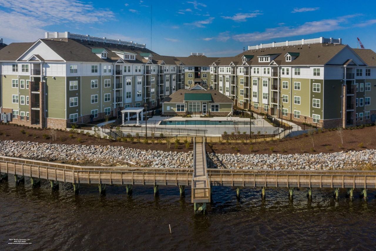 The Retreat at Harbor Pointe - Photo 3 of 11