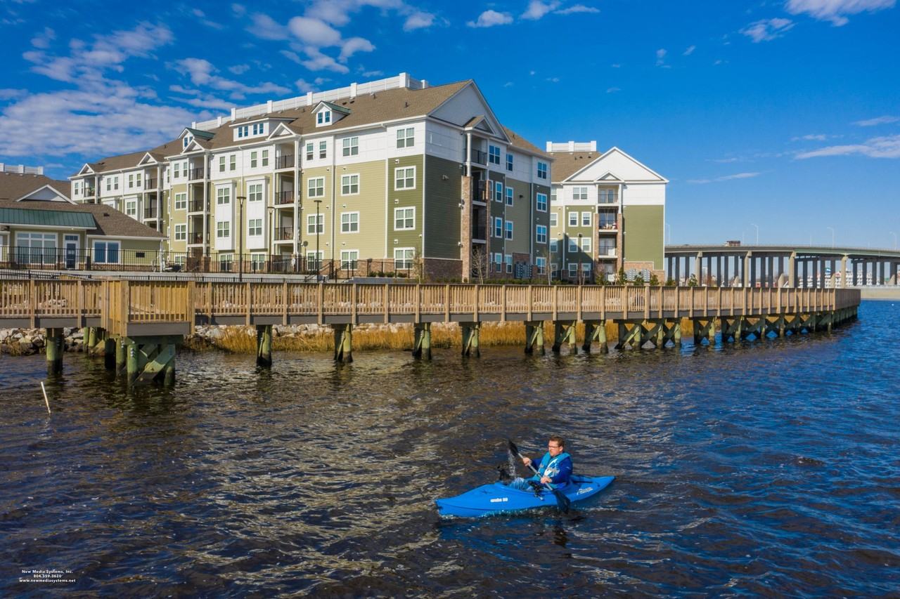 The Retreat at Harbor Pointe - Photo 4 of 11