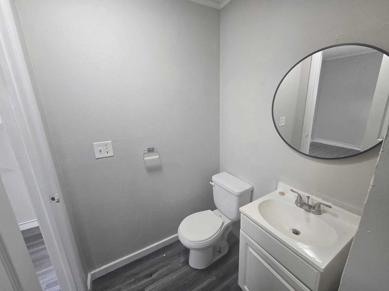 400 Santa Fe Dr #11 - Photo 5 of 9