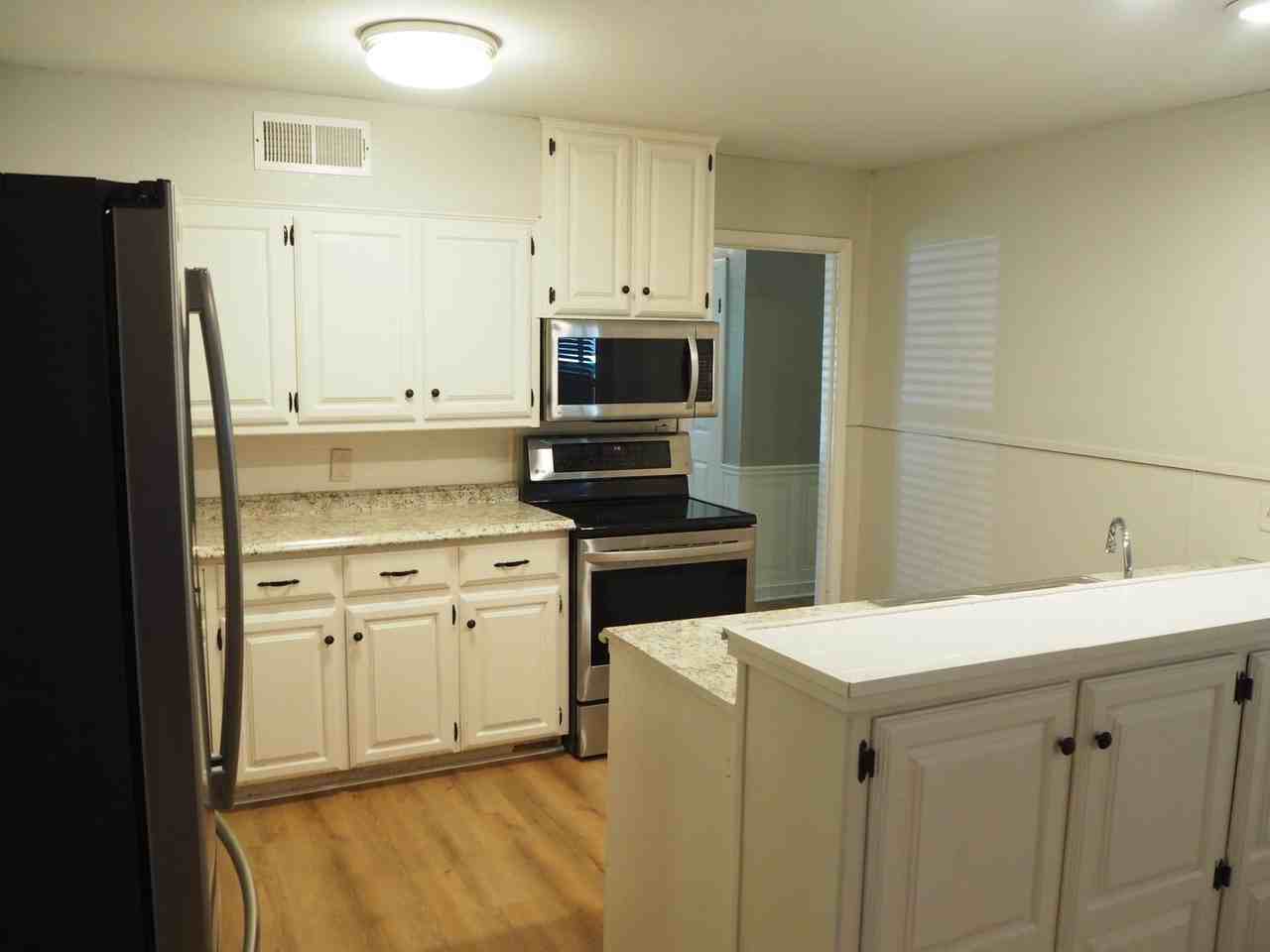 925 S Denton St - Photo 5 of 20