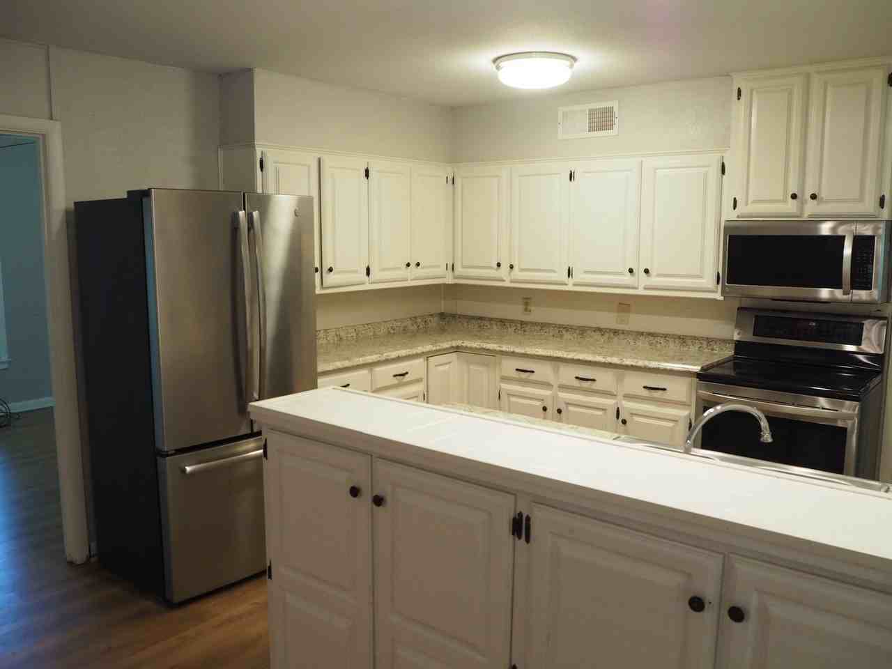 925 S Denton St - Photo 7 of 20