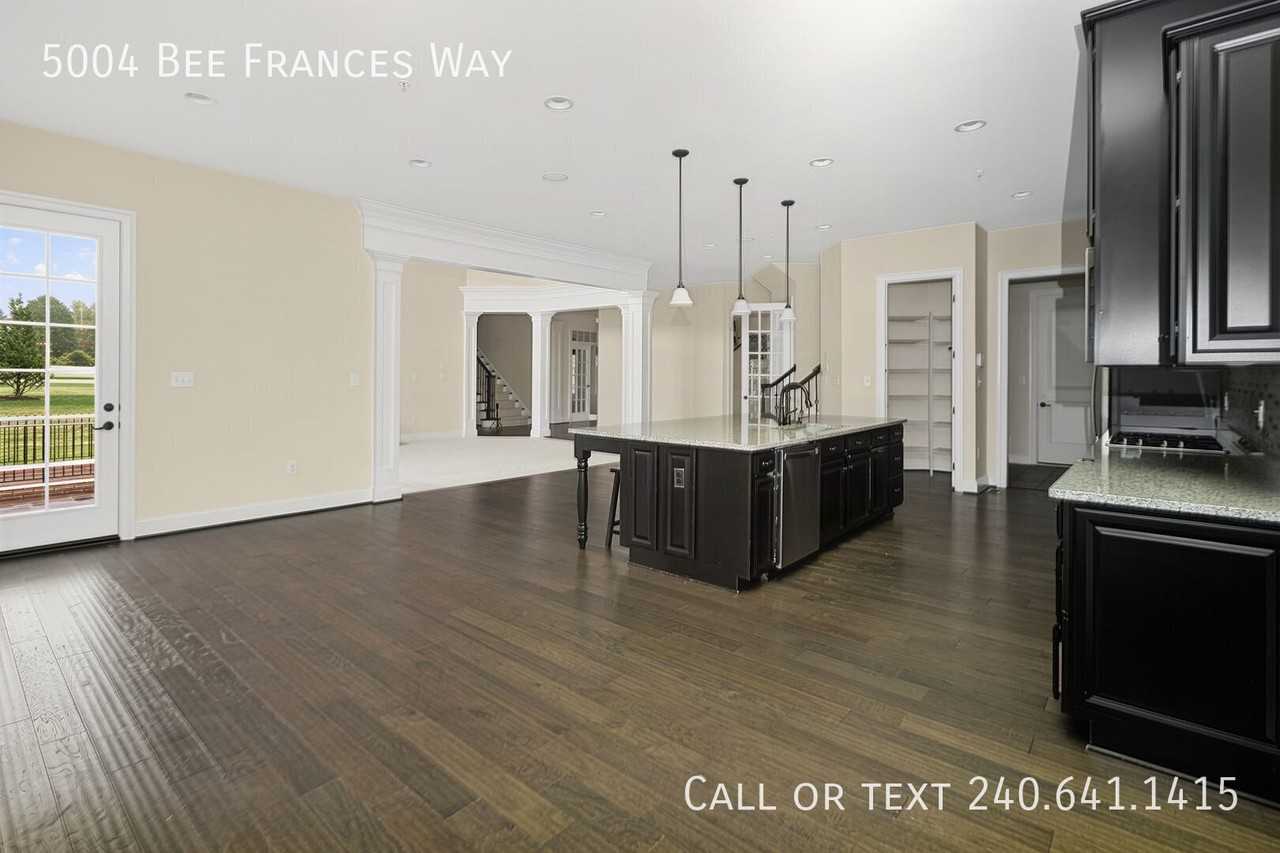 5004 Bee Frances Way - Photo 3 of 43