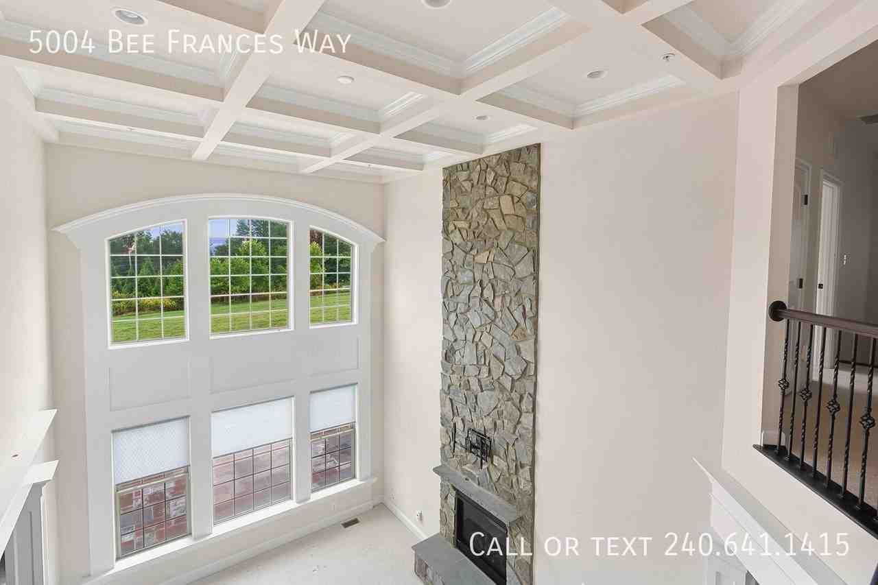 5004 Bee Frances Way - Photo 7 of 43