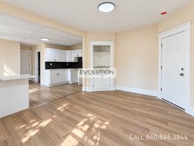 906908 Park St #2E - Photo 1 of 1