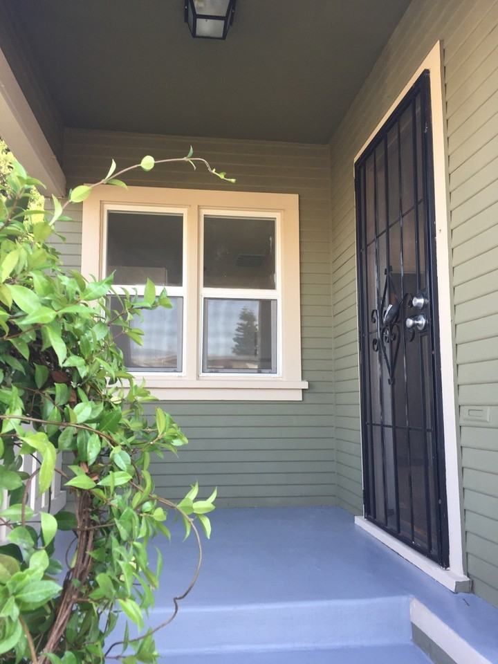2985 Redwood St - Photo 2 of 15