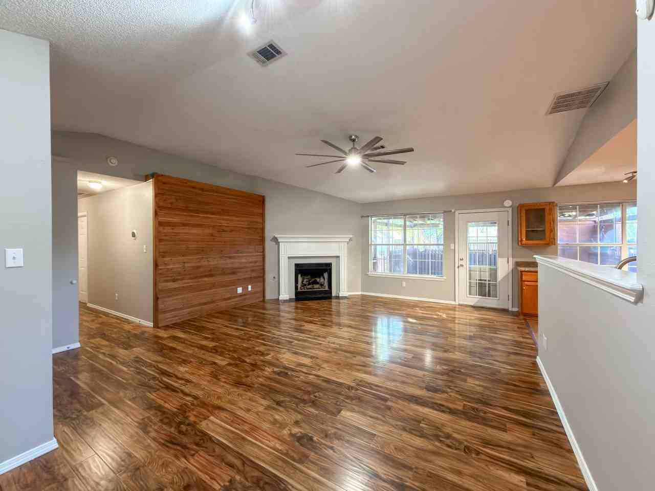 7812 S 25th St - Photo 3 of 24