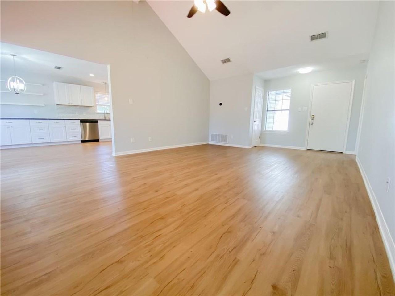 2408 Lasso Dr - Photo 4 of 25