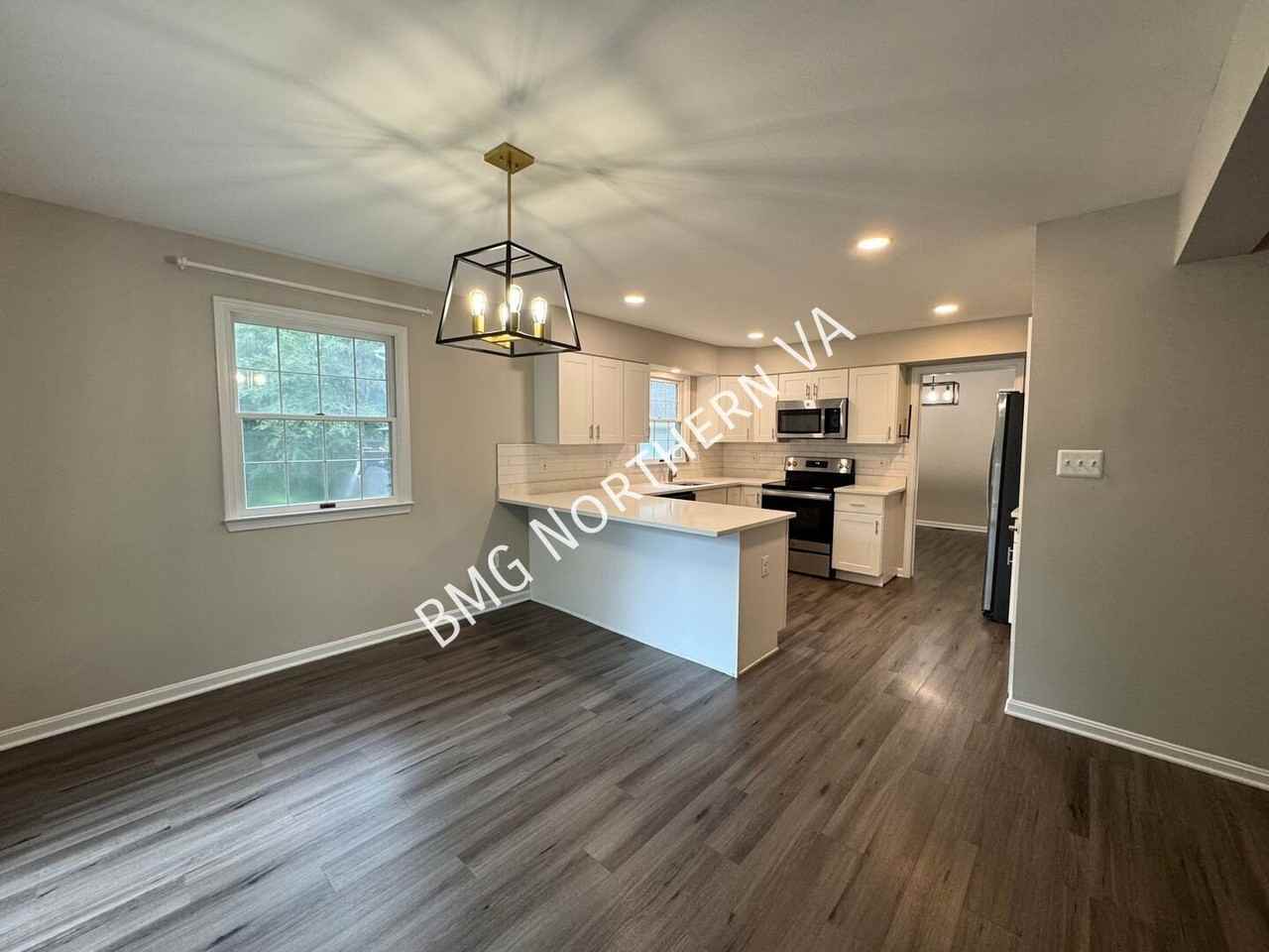 7800 Roundabout Way - Photo 7 of 41
