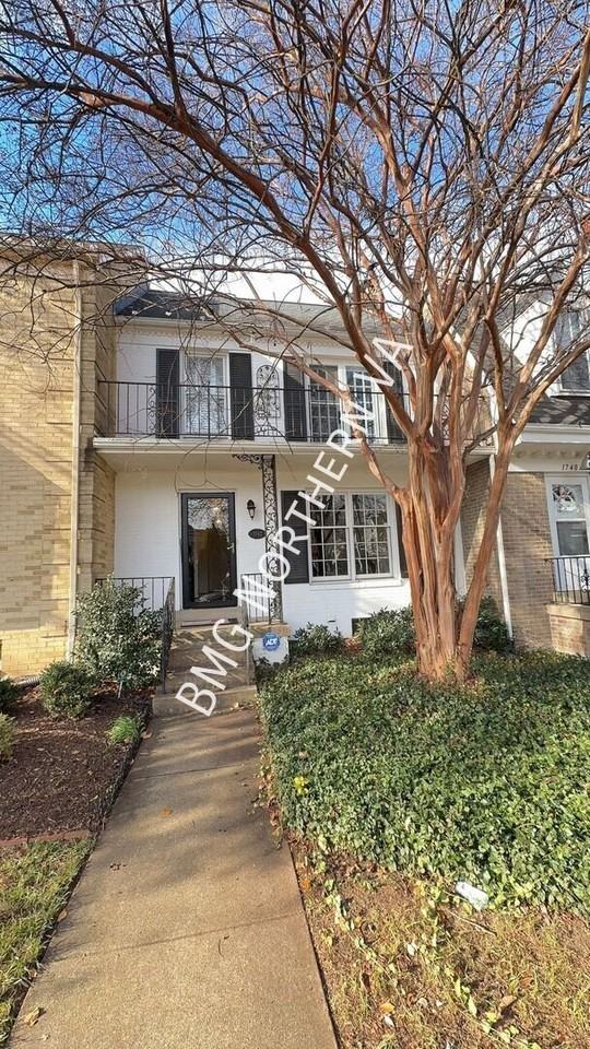 1742 Chain Bridge Rd - Photo 2 of 12