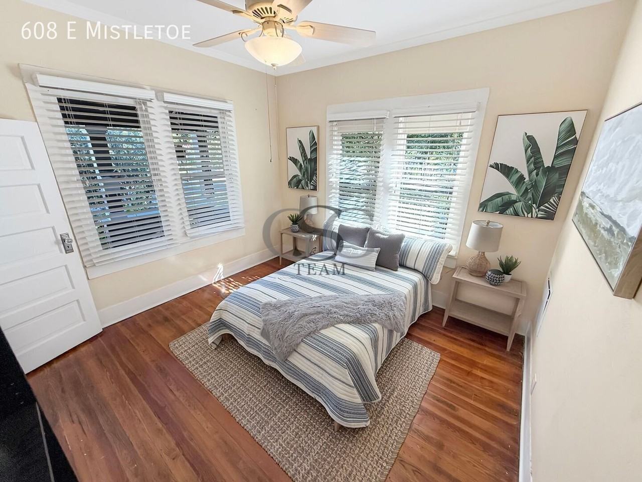 608 E Mistletoe Ave - Photo 2 of 21