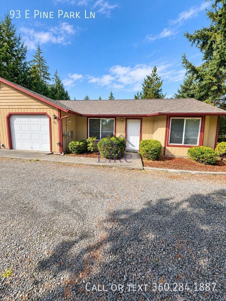93 E Pine Park Ln
