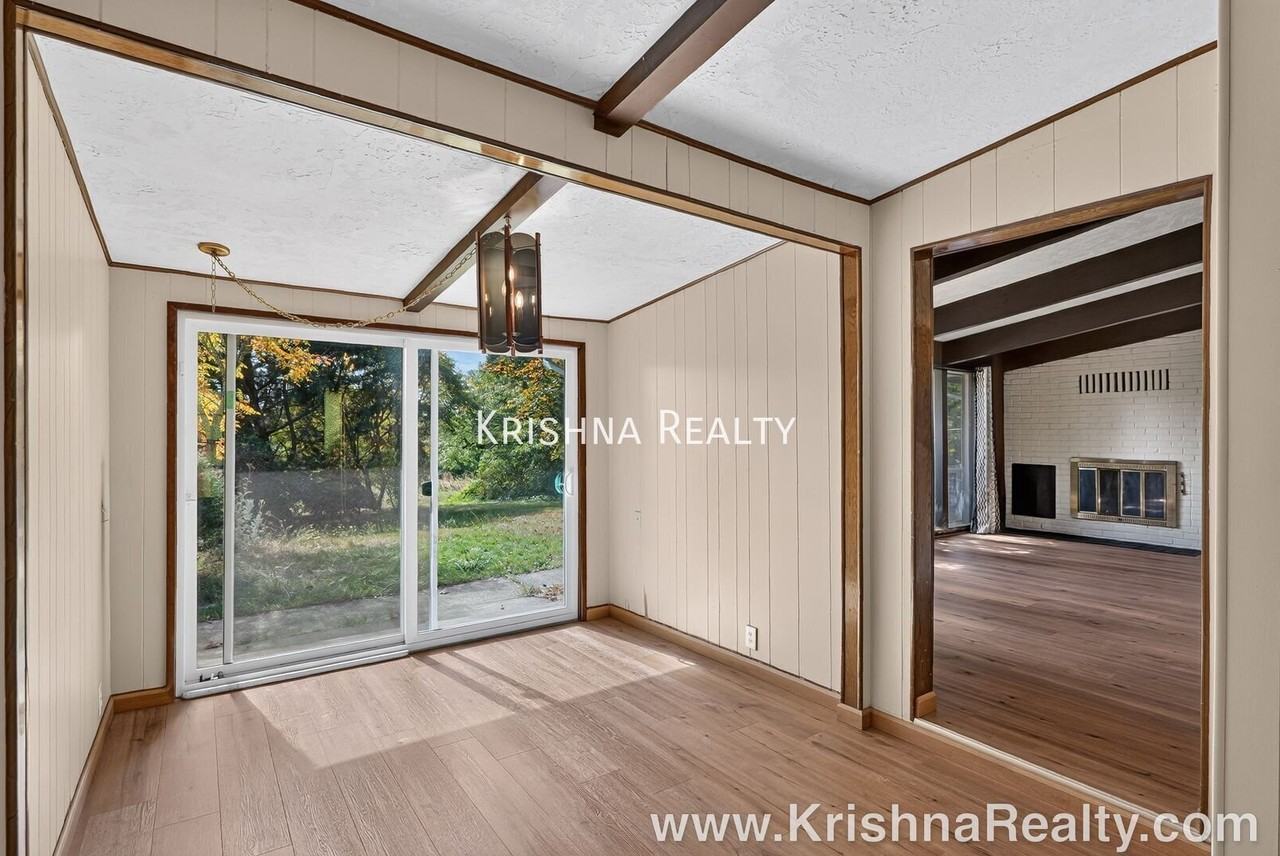 675 Nw 123rd Ave - Photo 2 of 22