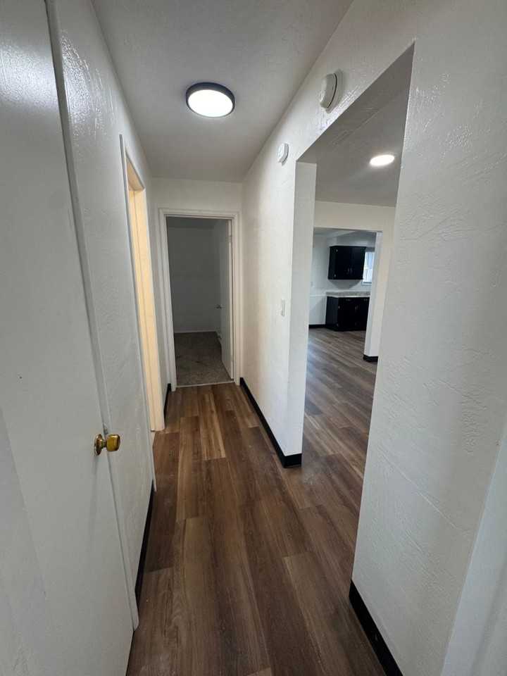 521 S 1st St - Photo 3 of 10