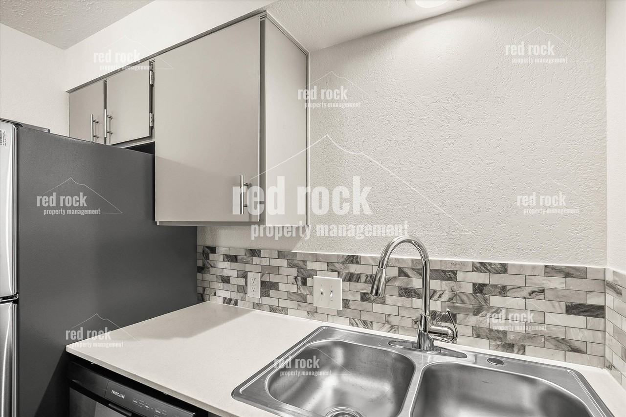 3D - 1336 West Garland Avenue - Photo 2 of 8