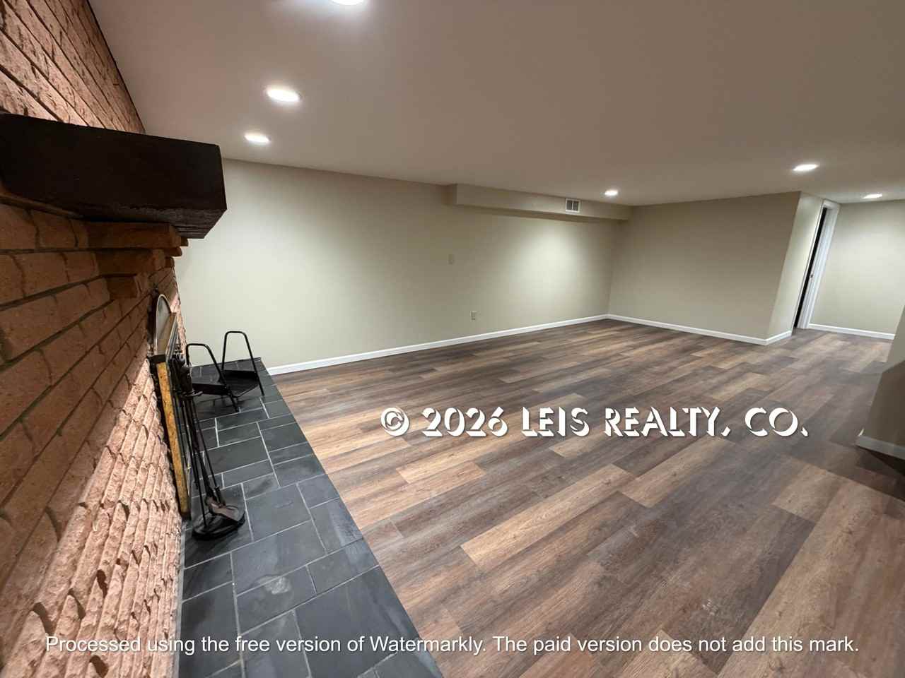 3271 Harrison Road, Apt B - Photo 3 of 20