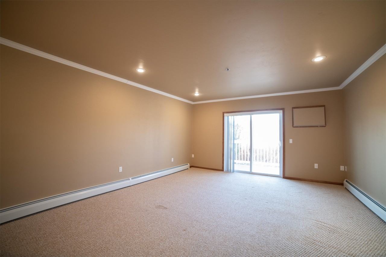 Golden Valley - 830 East Elm - Photo 2 of 50
