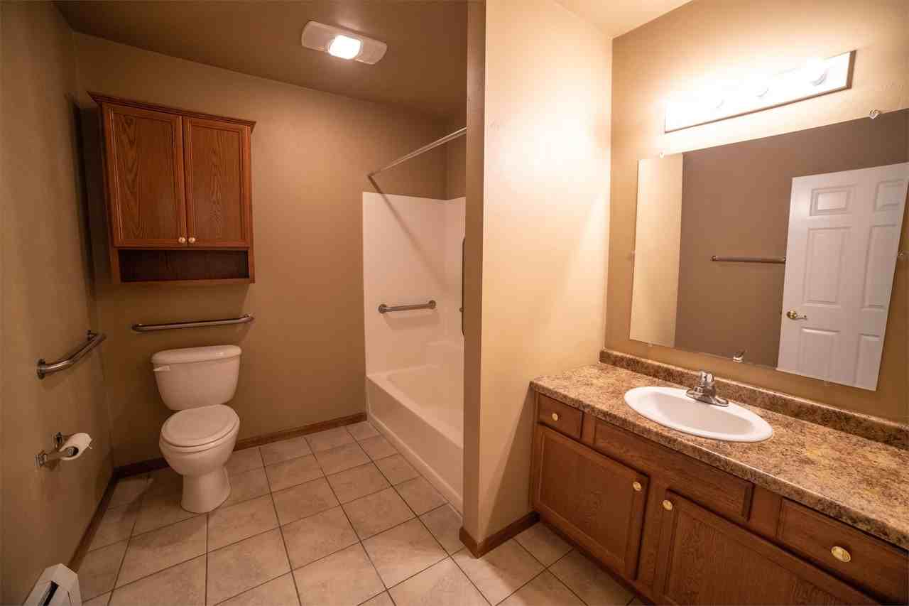 Golden Valley - 830 East Elm - Photo 7 of 50