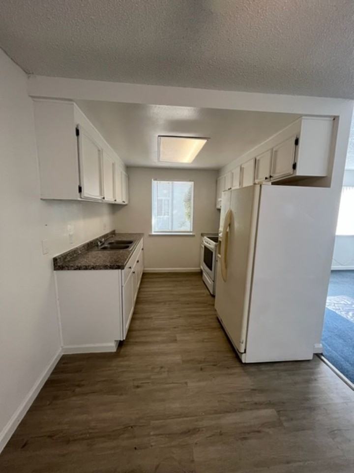 Cypress Terrace Apartments - Photo 3 of 18