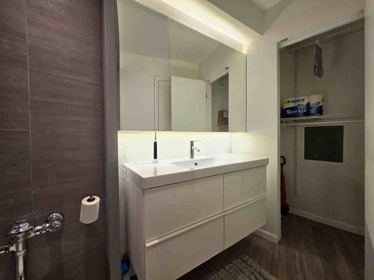 300 North State Street - 3603Unit 3603 #3603 - Photo 5 of 18
