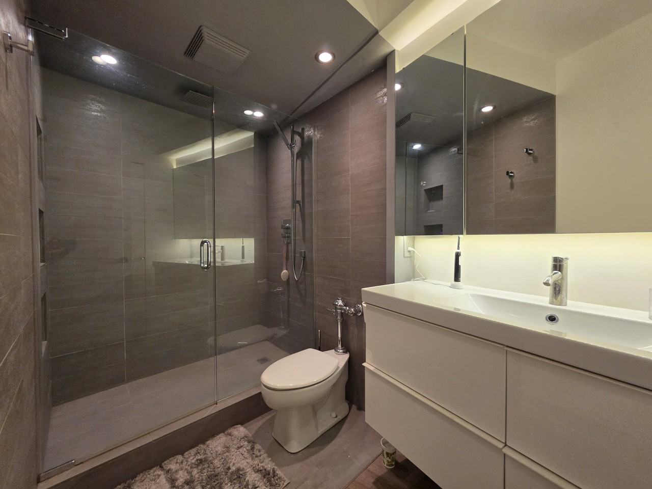300 North State Street - 3603Unit 3603 #3603 - Photo 7 of 18