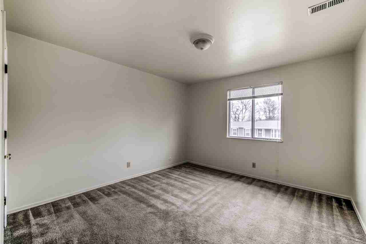 Building 3 E. Rock Creek Road - Photo 3 of 23