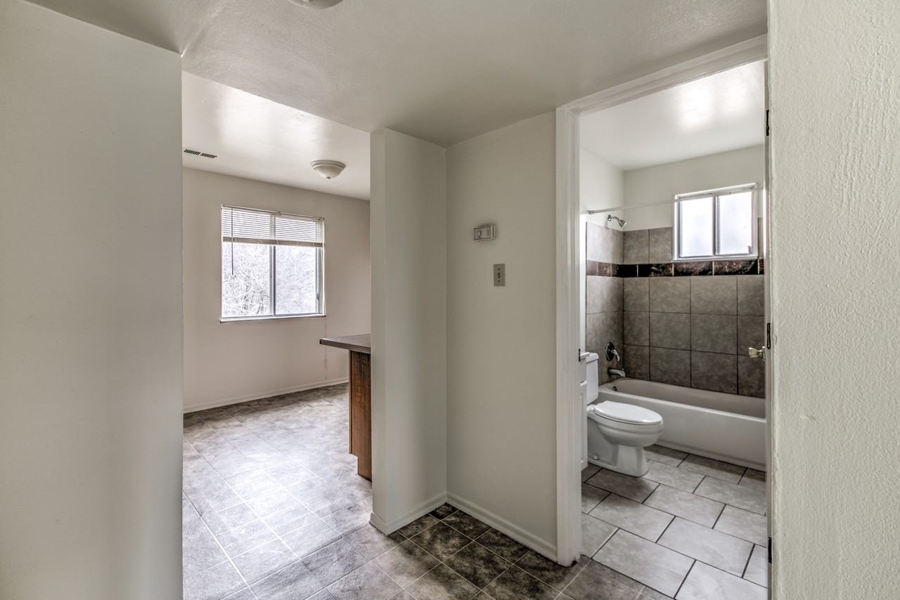 Building 3 E. Rock Creek Road - Photo 4 of 23