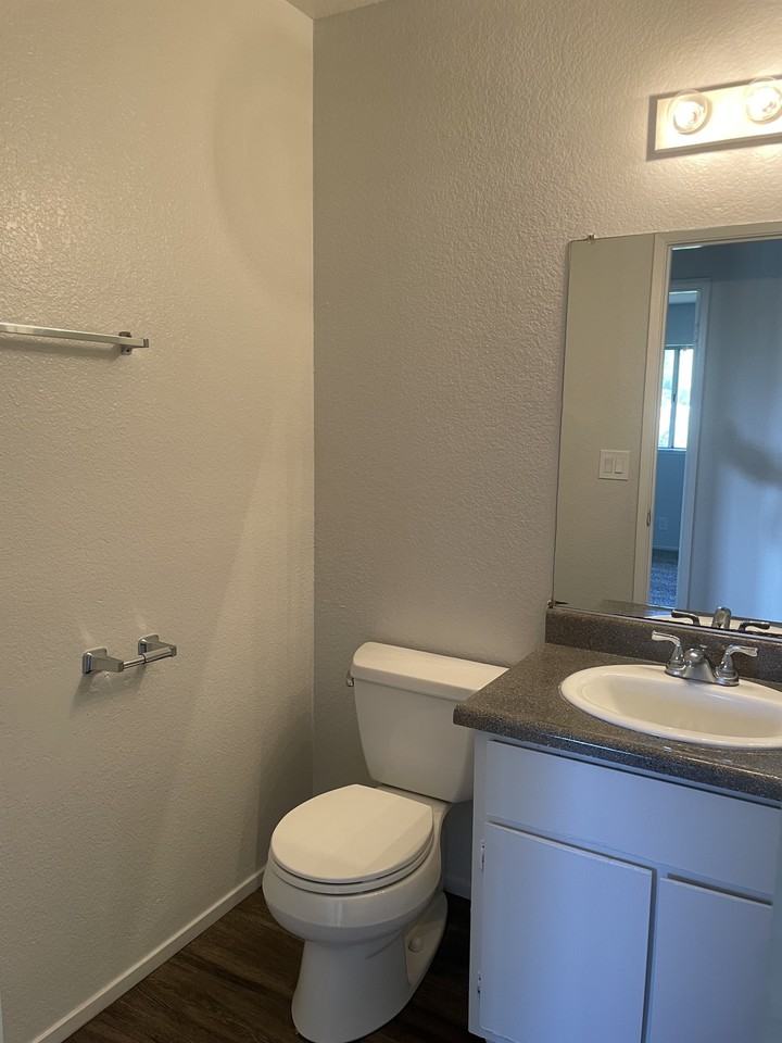 6420 46th Street - Photo 2 of 8