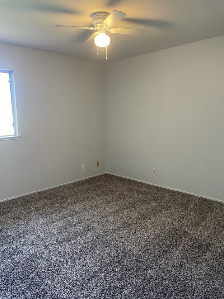 6420 46th Street - Photo 5 of 8