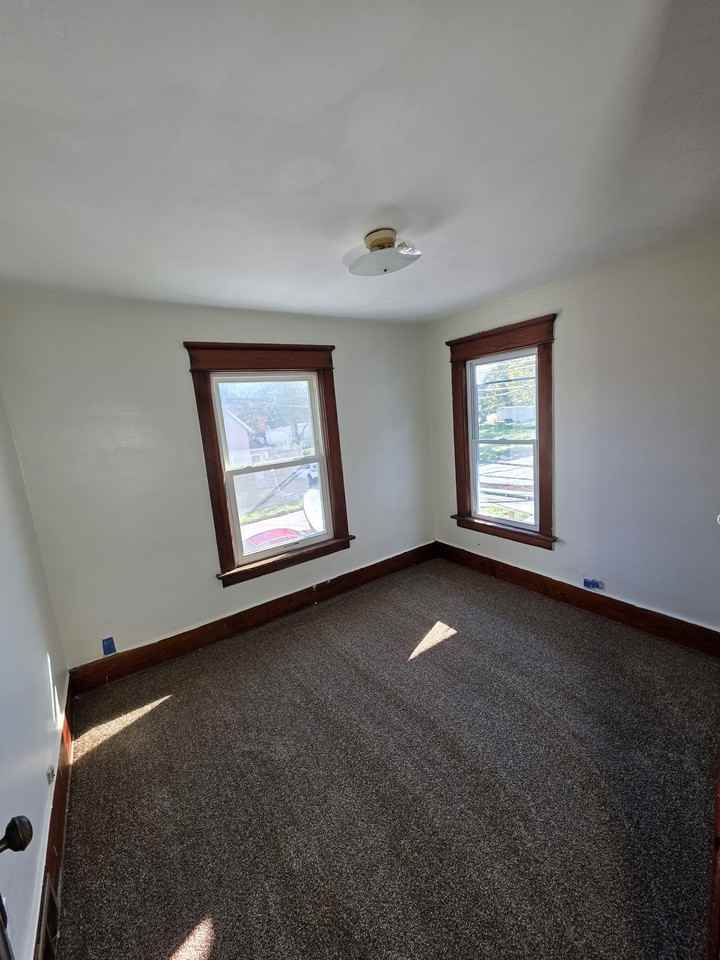 1912 Poplar Street - Photo 7 of 10