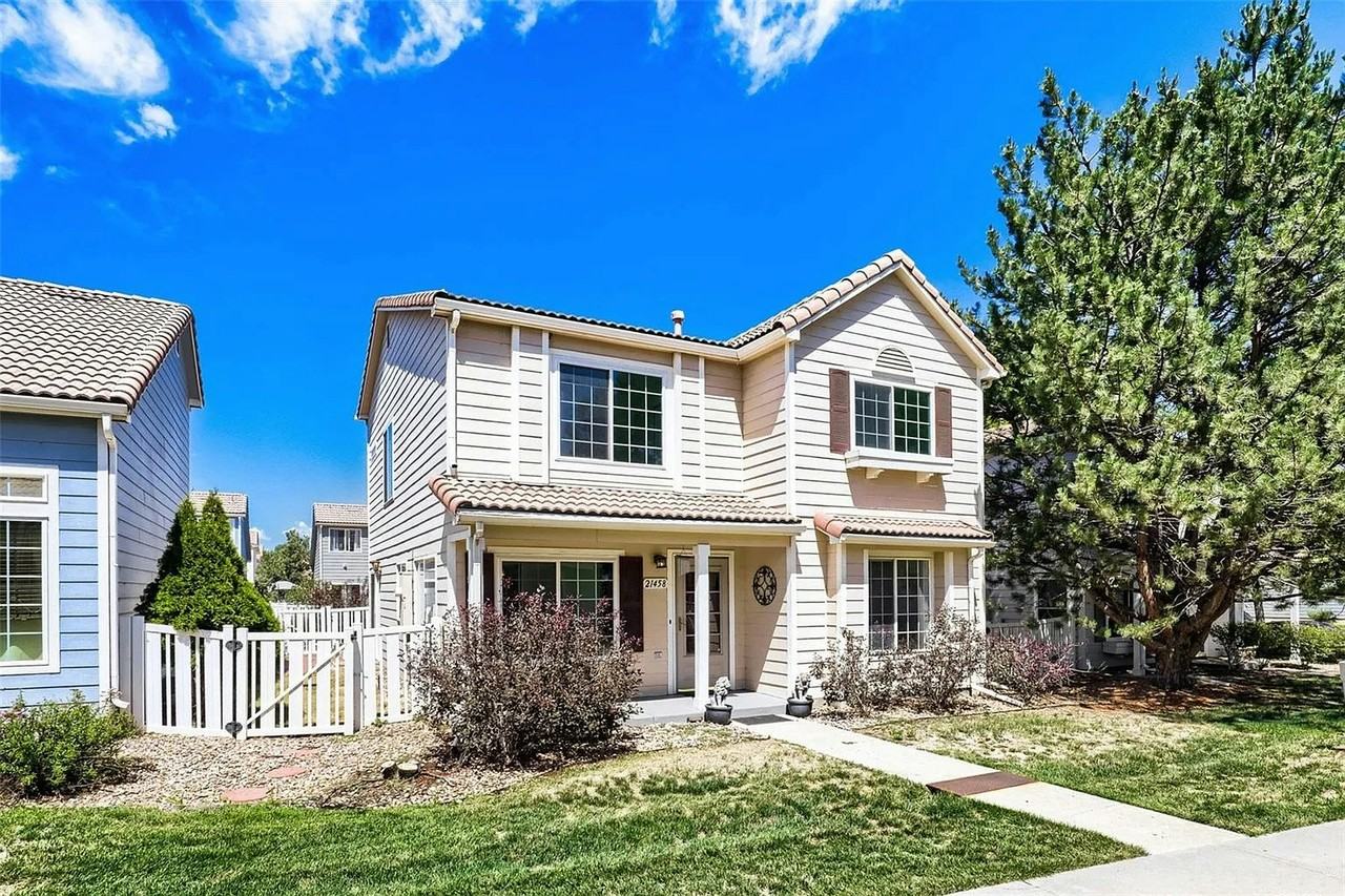 21458 East 47th Avenue - Photo 2 of 34