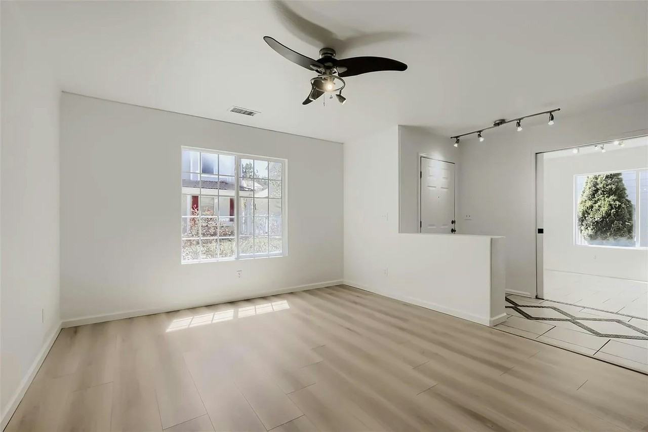 21458 East 47th Avenue - Photo 5 of 34