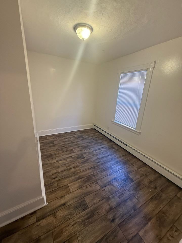 173 Broad Street - Photo 4 of 8
