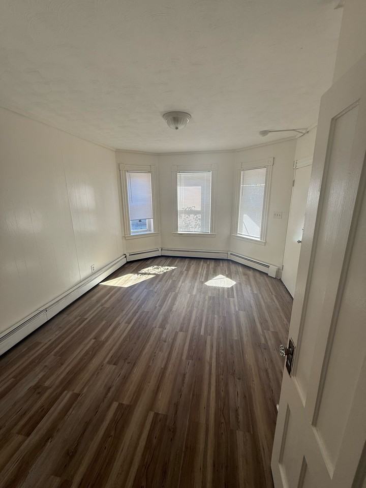 173 Broad Street - Photo 7 of 8