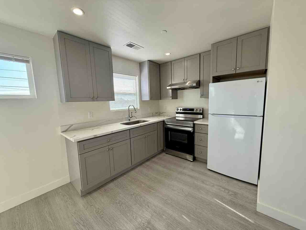1435-1441 48th Avenue - Photo 7 of 20