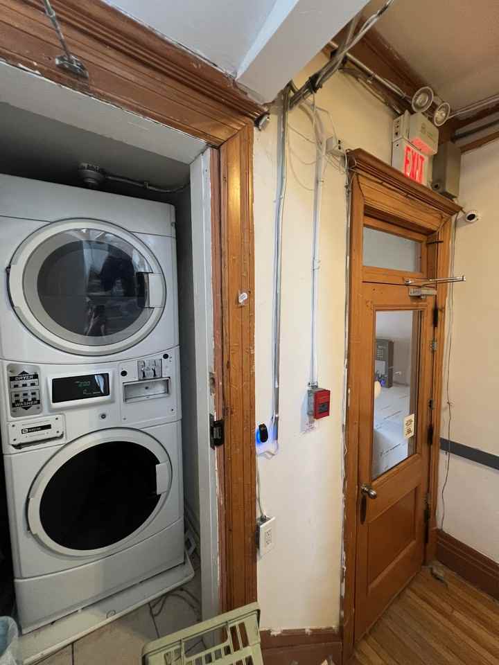 301 Wilbrod Street - Photo 4 of 50