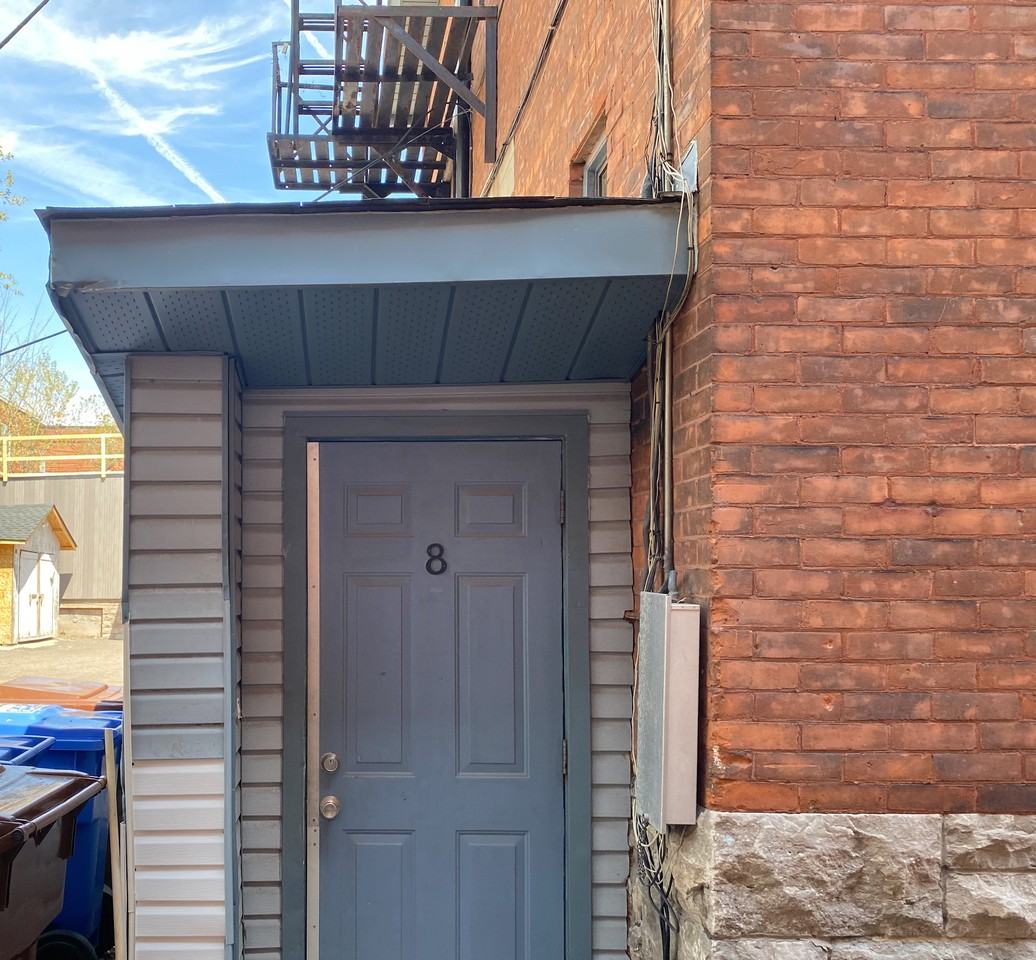 301 Wilbrod Street - Photo 5 of 50