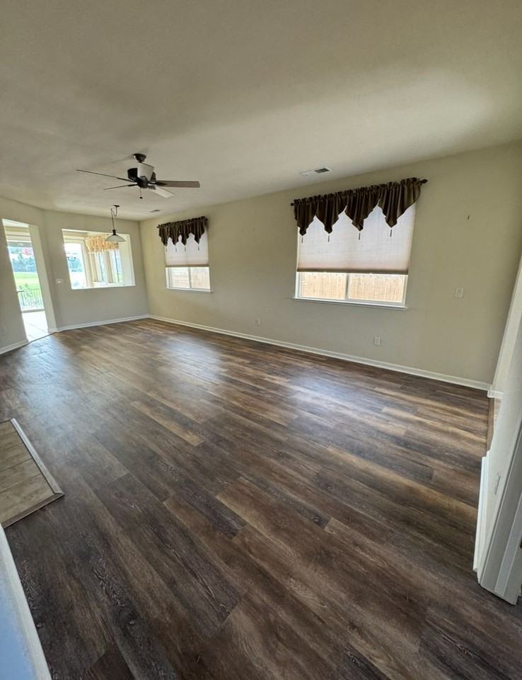 395 Royal Troon Dr - Photo 3 of 8