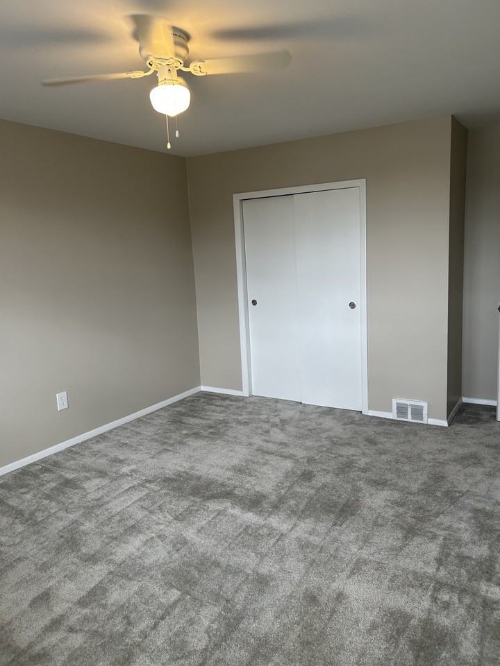 ELEANOR COURT APTS - Photo 7 of 14