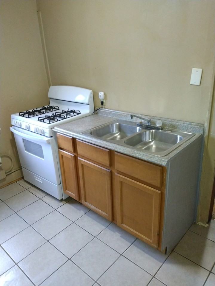 330 West Keefe Avenue - Photo 3 of 22