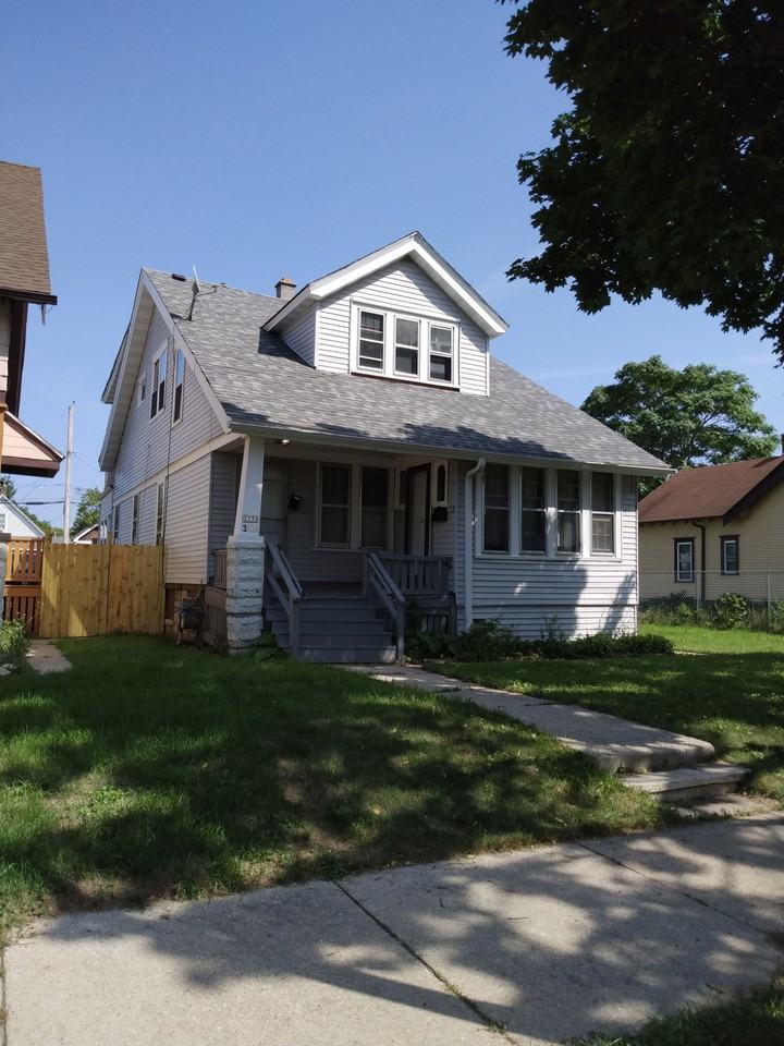 3334 N 14th Street (upper) - Photo 2 of 15